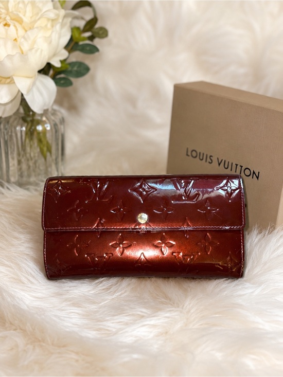 Louis Vuitton Handbags - Louis Vuitton Vernis Long Wallet - Burgundy - Authentic